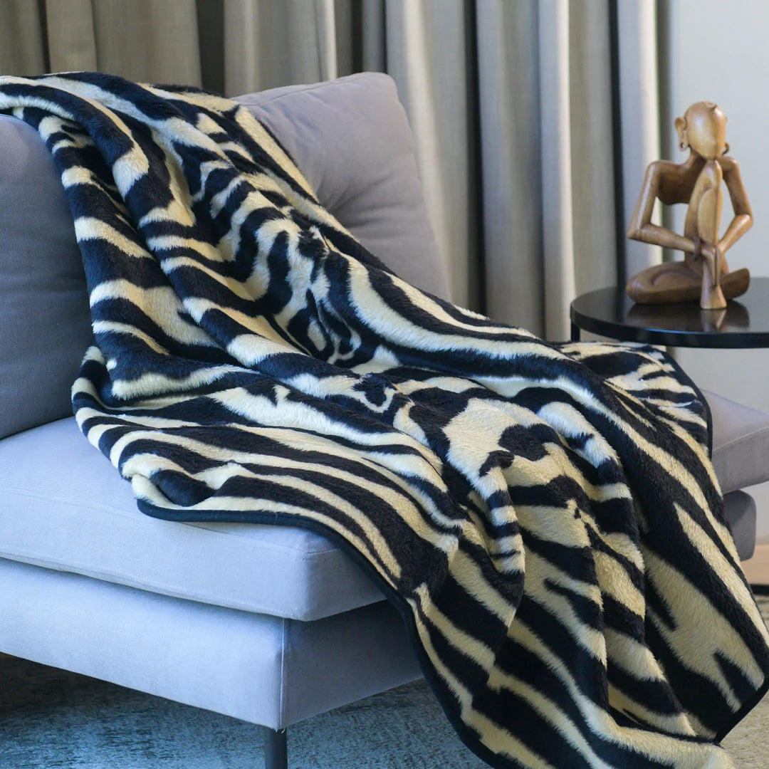 Belfiore Posh Zebra Furpile Blanket (Black and Natural)