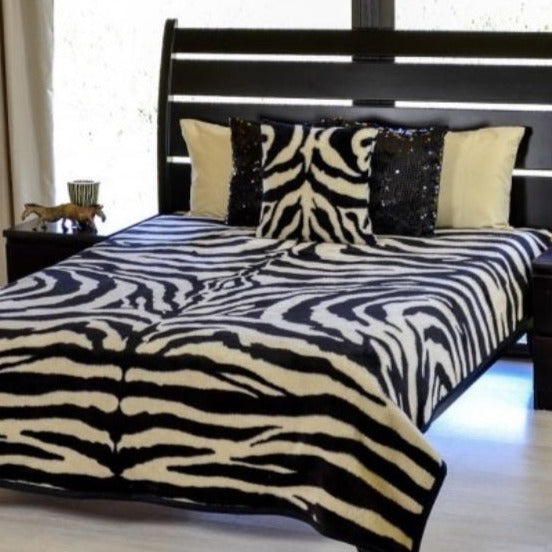 Belfiore Finesse Zebra Furpile Blanket (Black and Natural)